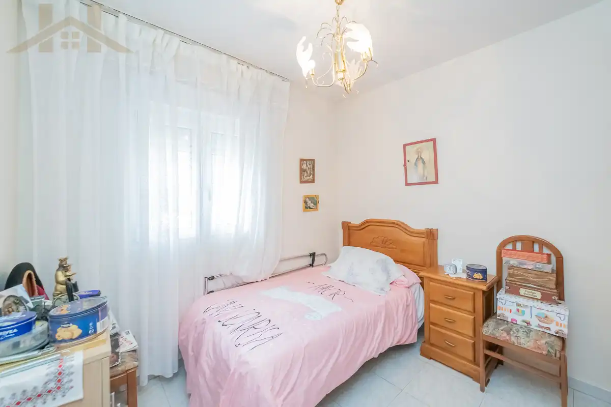 Dormitori de Casa o xalet en venda en Guadarrama amb Calefacció, Jardí privat i Piscina comunitària