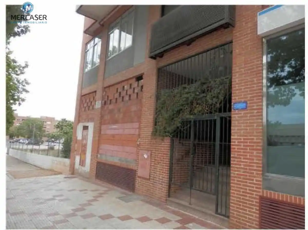 Local comercial en venda a Calle HNOS FERNANDEZ GALIANO, imagen 2
