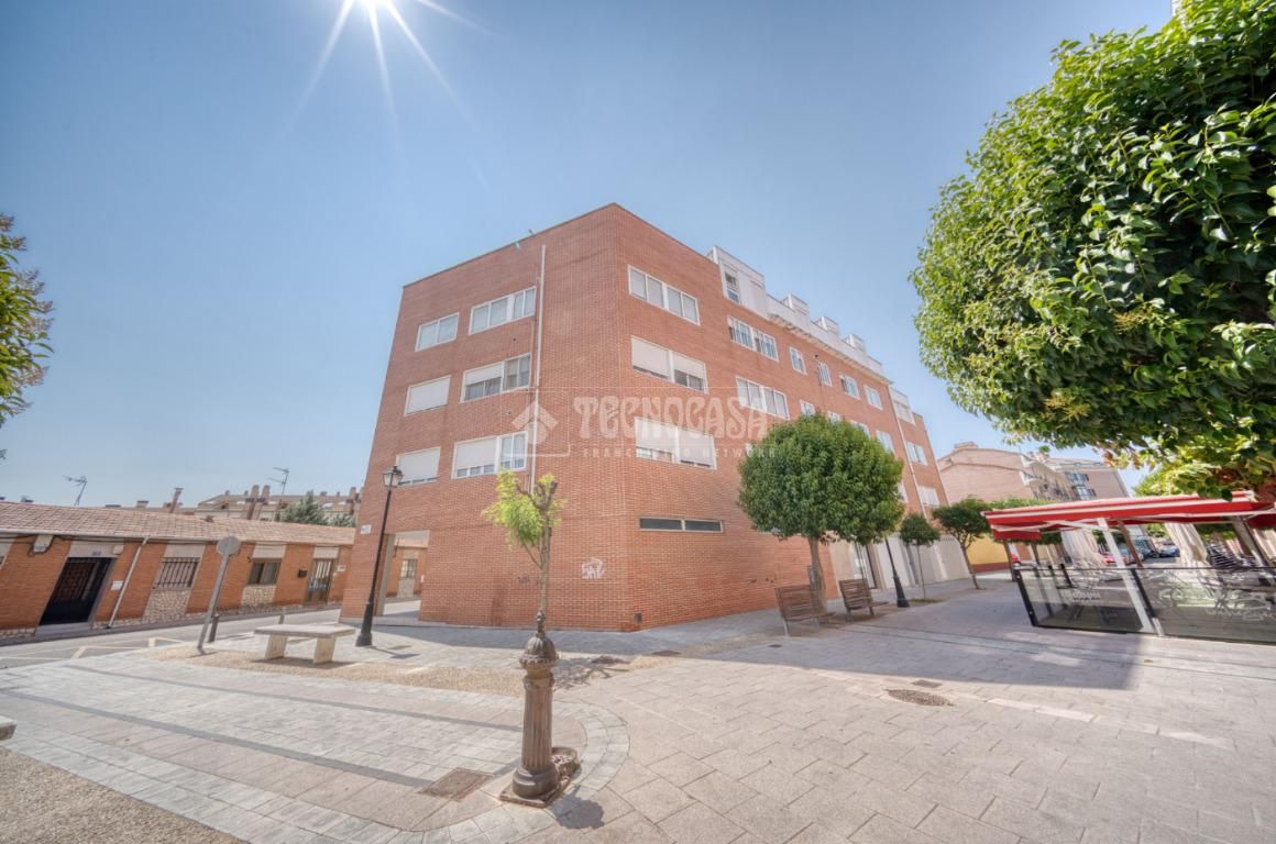 Vista exterior de Dúplex en venta en Laguna de Duero con Aire acondicionado y Calefacción