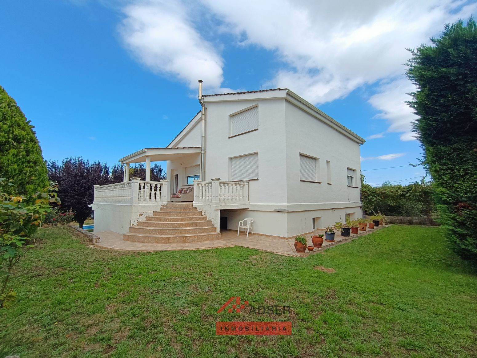 Exterior view of House or chalet for sale in Albelda de Iregua  with Private garden, Terrace and Storage room