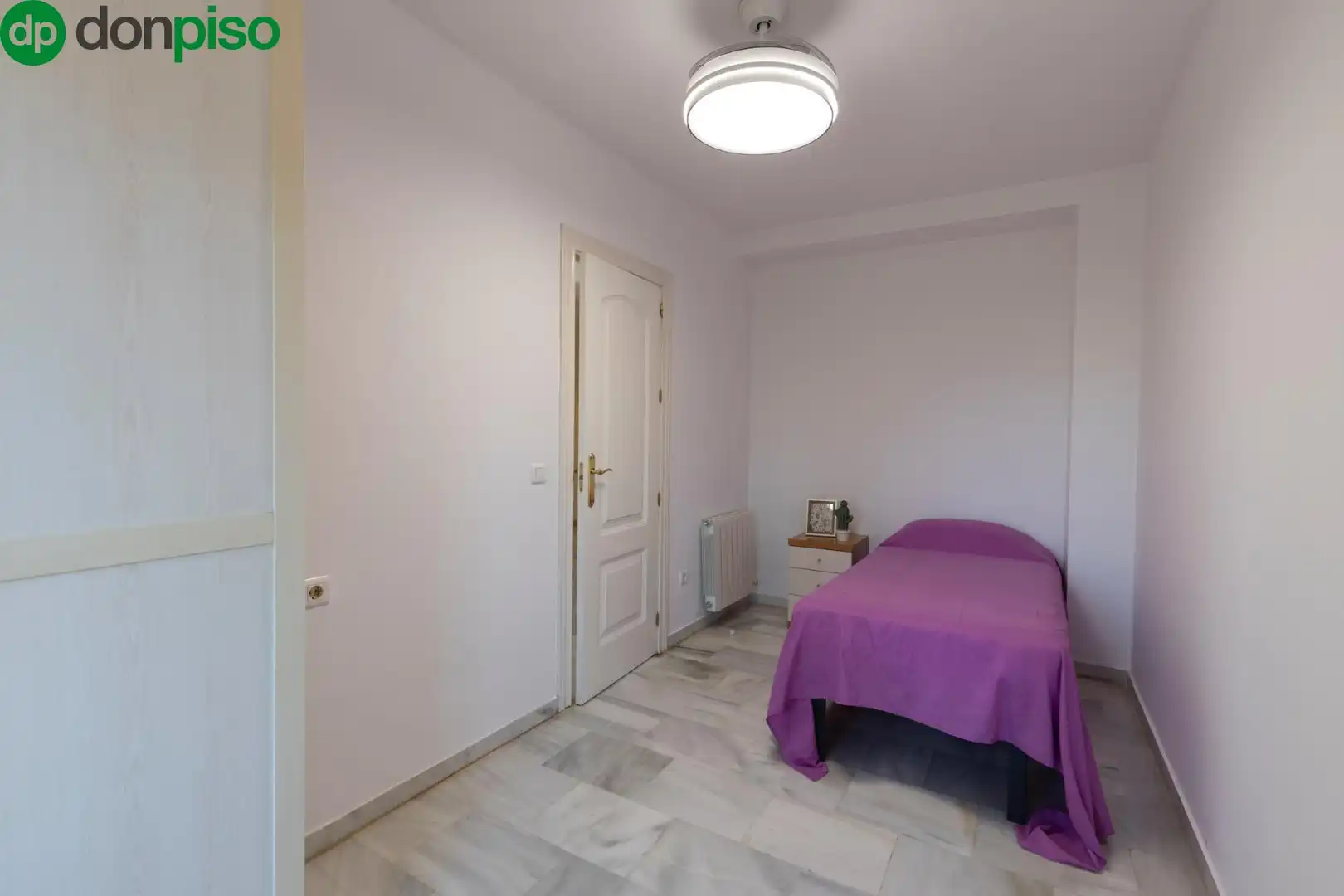 Schlafzimmer von Wohnung zum Verkauf in Granada mit Klimaanlage, Heizung und Terrasse
