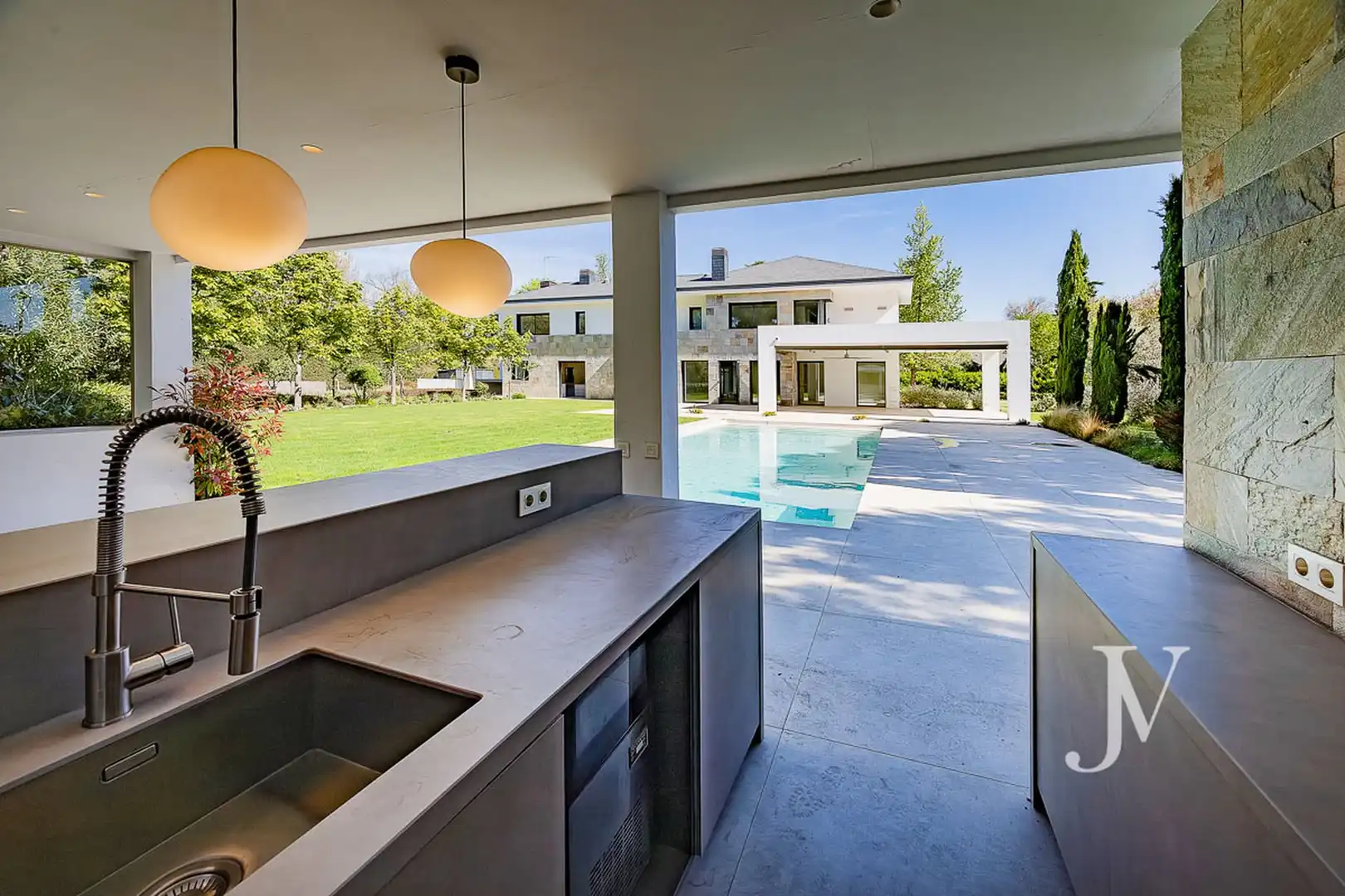 Terrassa de Casa o xalet en venda en Pozuelo de Alarcón amb Aire condicionat, Calefacció i Jardí privat