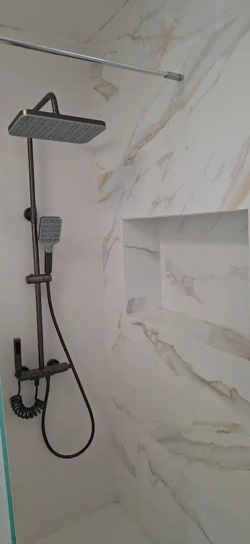 Baño de Piso en venta en Arico con Horno, Microondas y Balcón