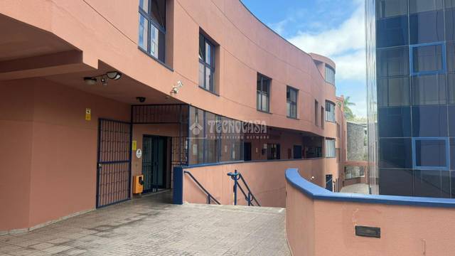 Oficina en Venta en La Salle - Cuatro Torres
