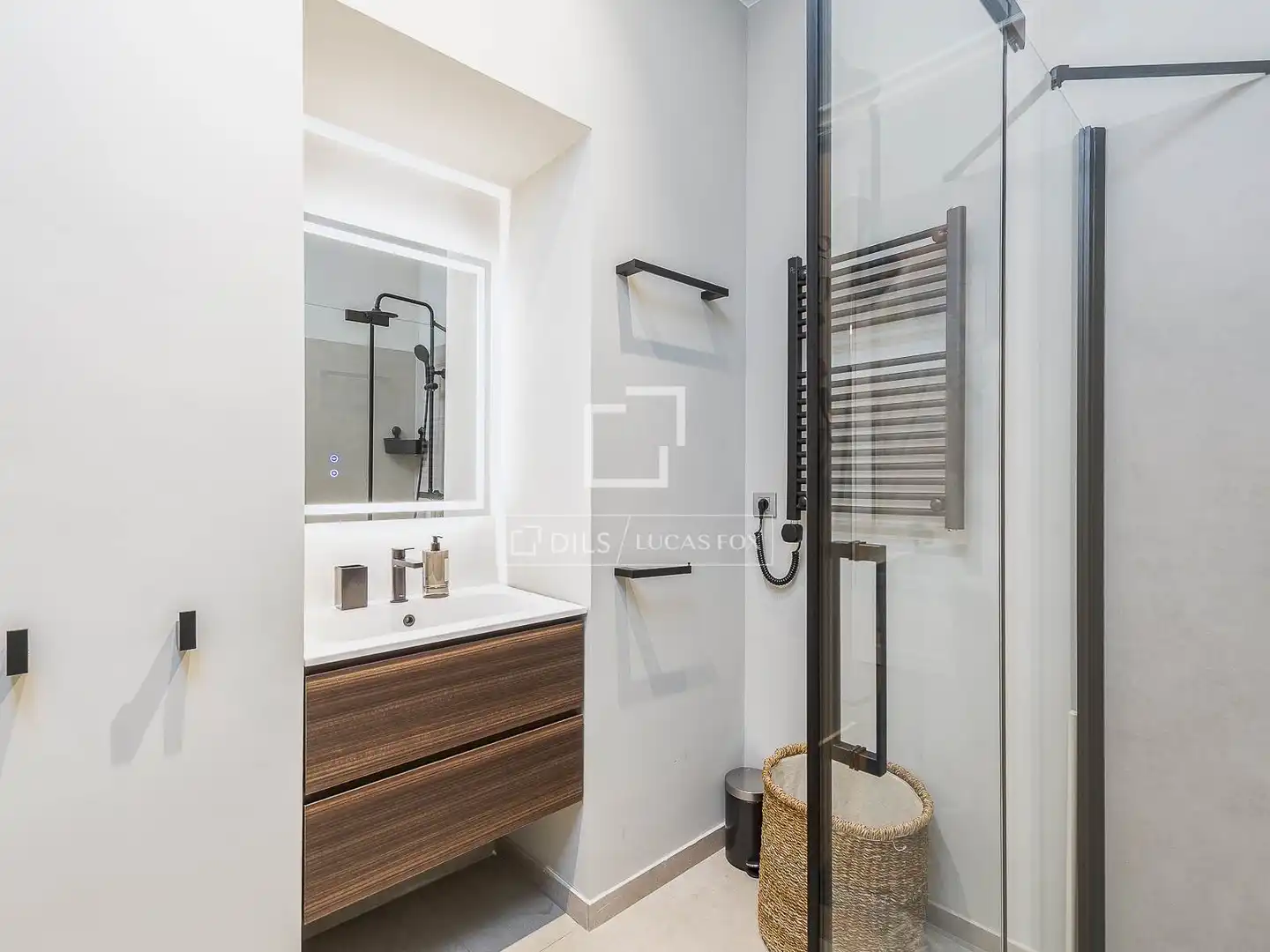 Bathroom of Flat for sale in Barcelona  with Air Conditioner, Heating and Terrace