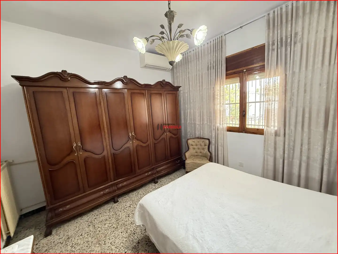 Dormitori de Casa adosada en venda en La Torre de Esteban Hambrán amb Aire condicionat, Calefacció i Jardí privat