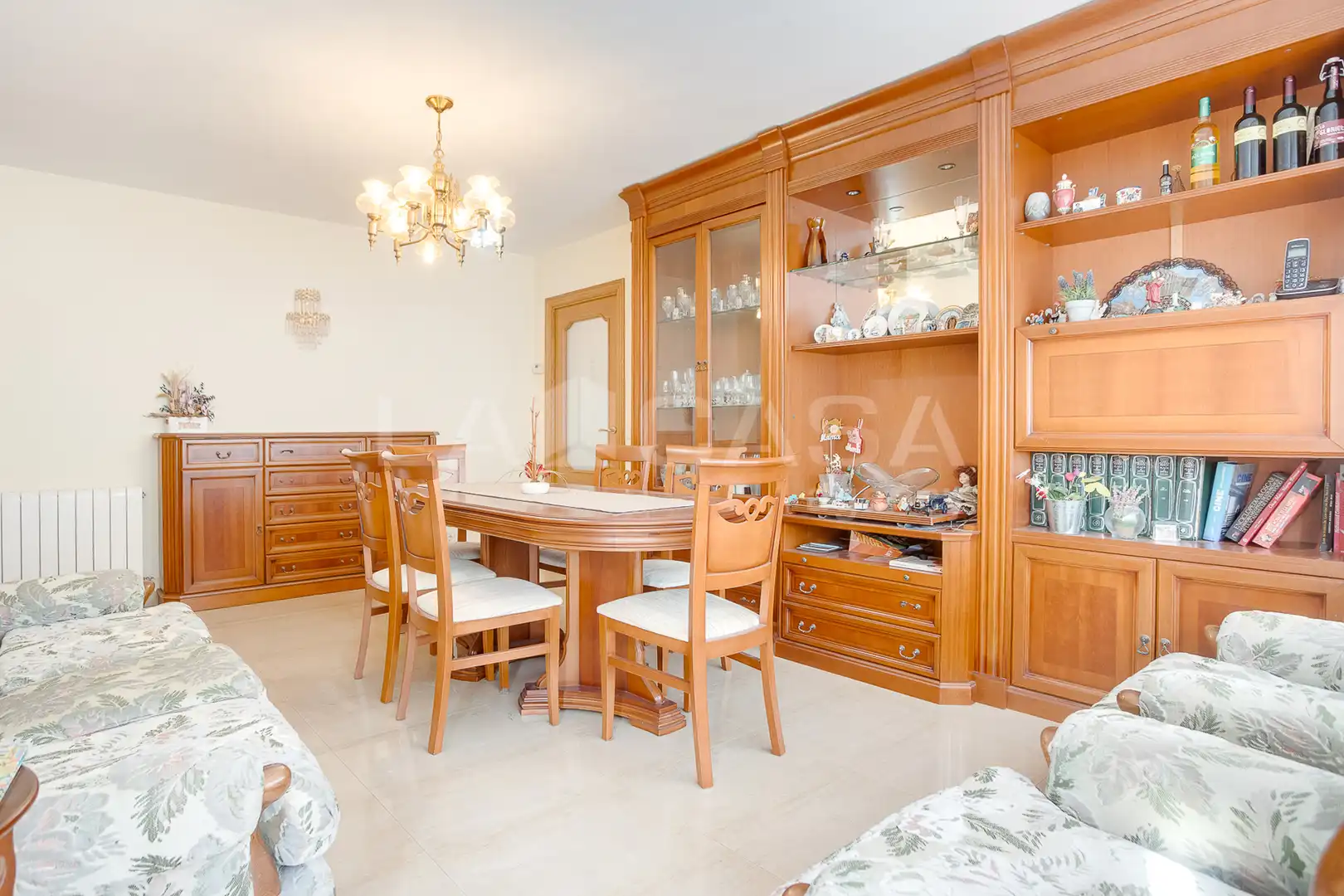Comedor de Piso en venta en Cornellà de Llobregat con Calefacción y Balcón