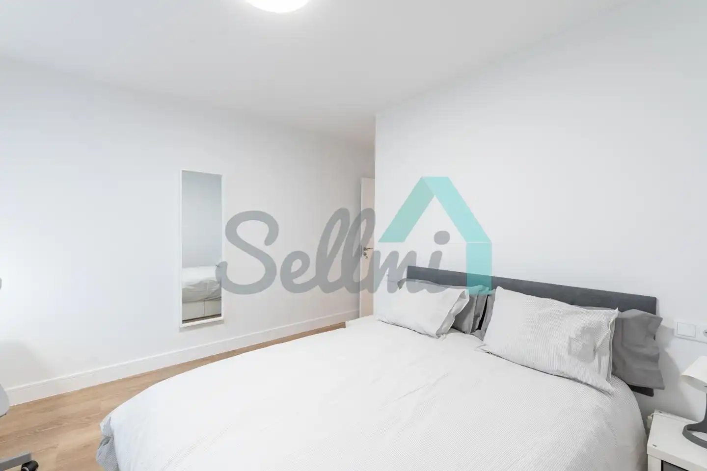 Bedroom of Flat for rent in Oviedo   with Heating, Terrace and Furnished