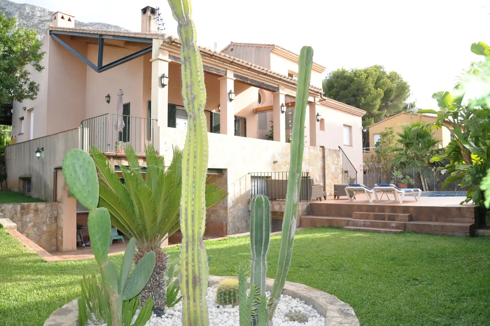 Chalet con piscina en venta en El Montgó, imagen 3