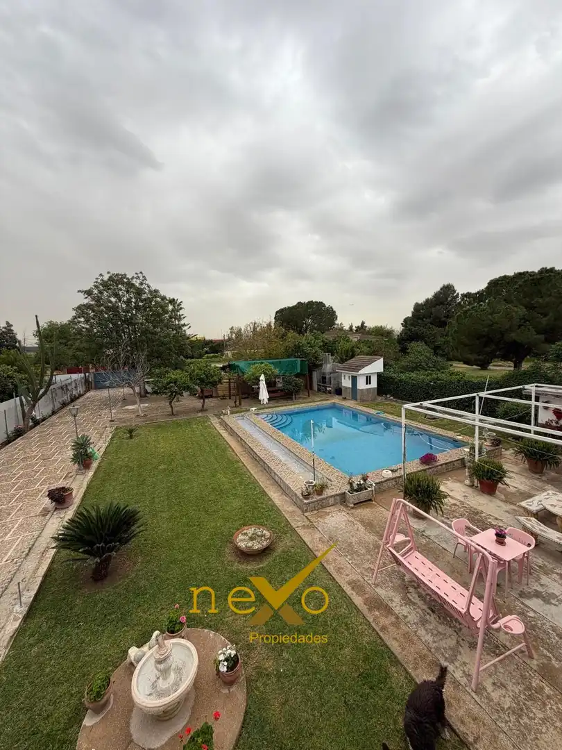 Piscina de Casa o chalet en venta en Carmona con Aire acondicionado, Jardín privado y Terraza