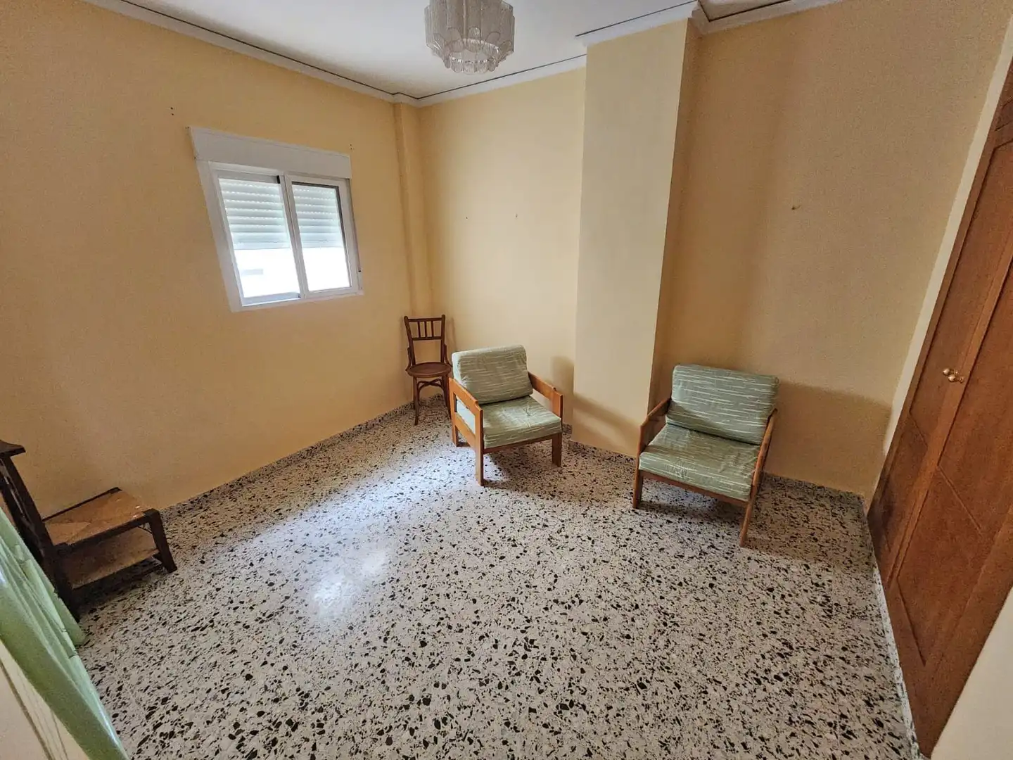 Country house zum Verkauf in Tormos mit Privatgarten und Terrasse