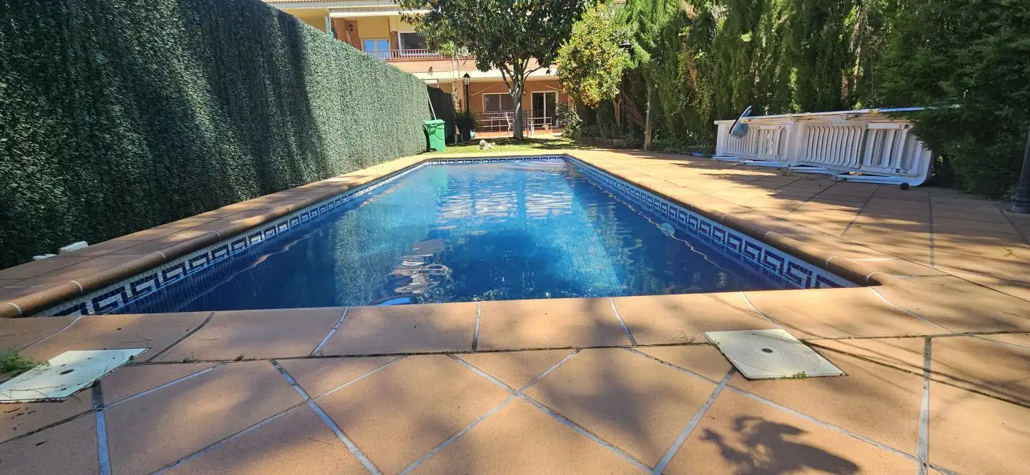 Piscina de Casa o xalet en venda en Corbera de Llobregat amb Aire condicionat, Calefacció i Jardí privat