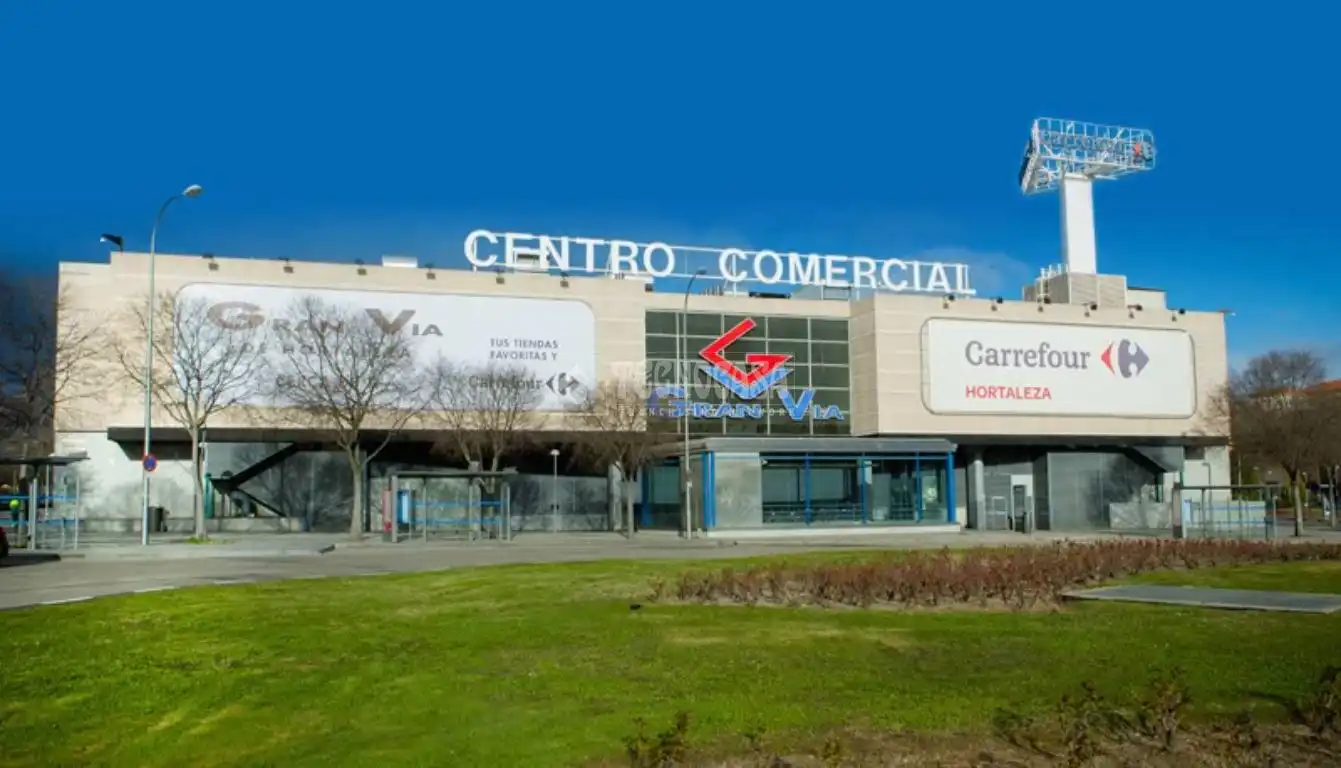 Vista exterior de Pis en venda en Madrid amb Aire condicionat i Calefacció