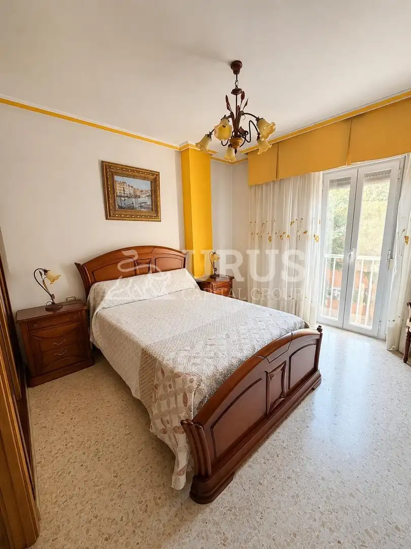Piso en venta en CENTRO DE SALUD, Poniente-Norte - Miralbaida - Parque Azahara