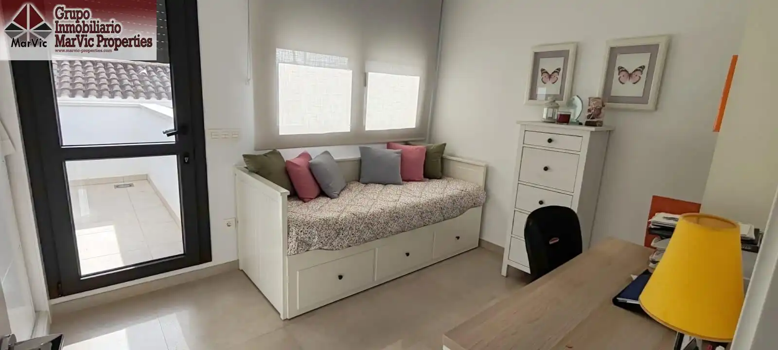 Dormitori de Casa o xalet en venda en Benidorm amb Aire condicionat i Jardí privat