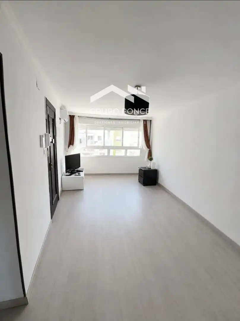 Wohnzimmer von Dachboden zum Verkauf in Jerez de la Frontera mit Klimaanlage