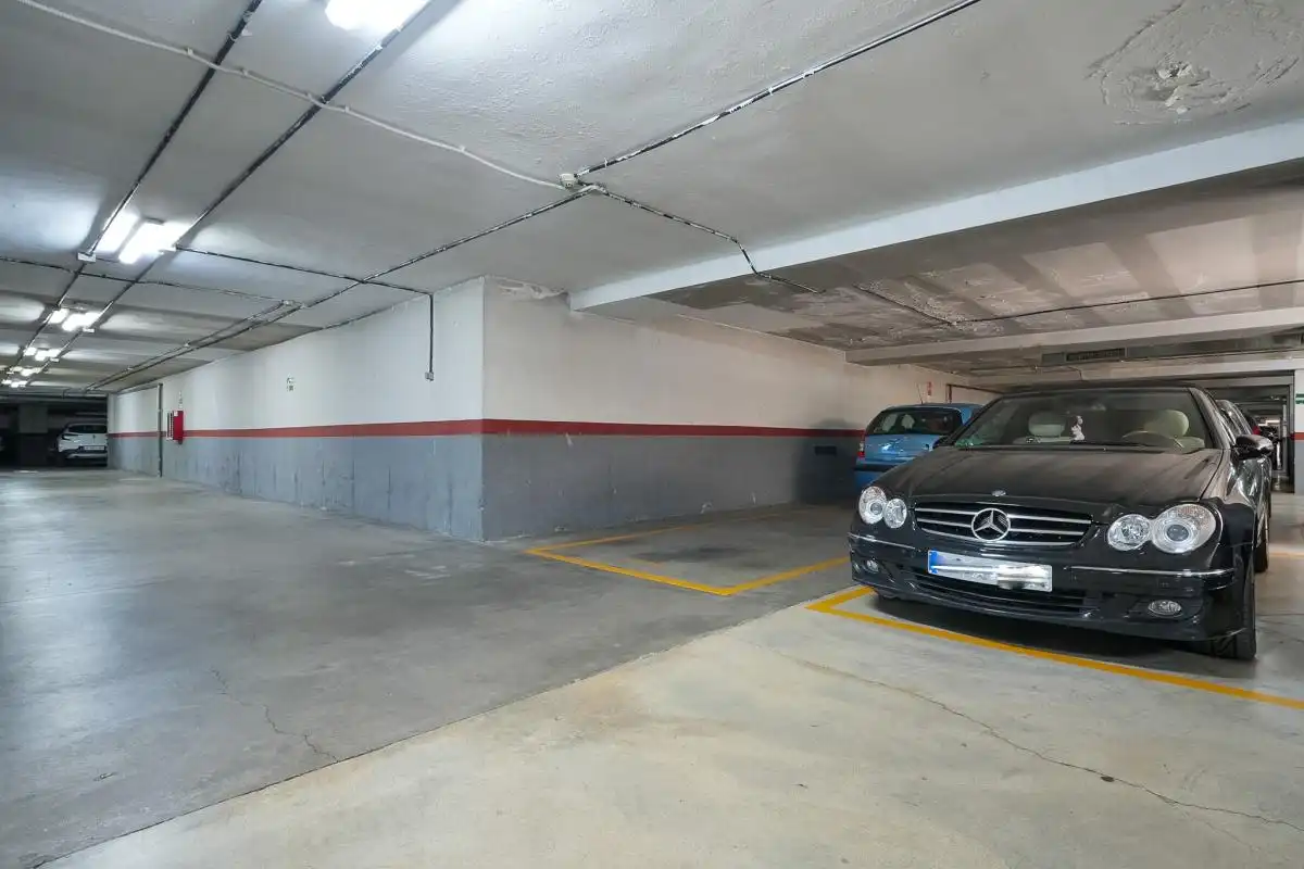 Parking de Piso en venta en Torrejón de Ardoz con Aire acondicionado, Calefacción y Jardín privado