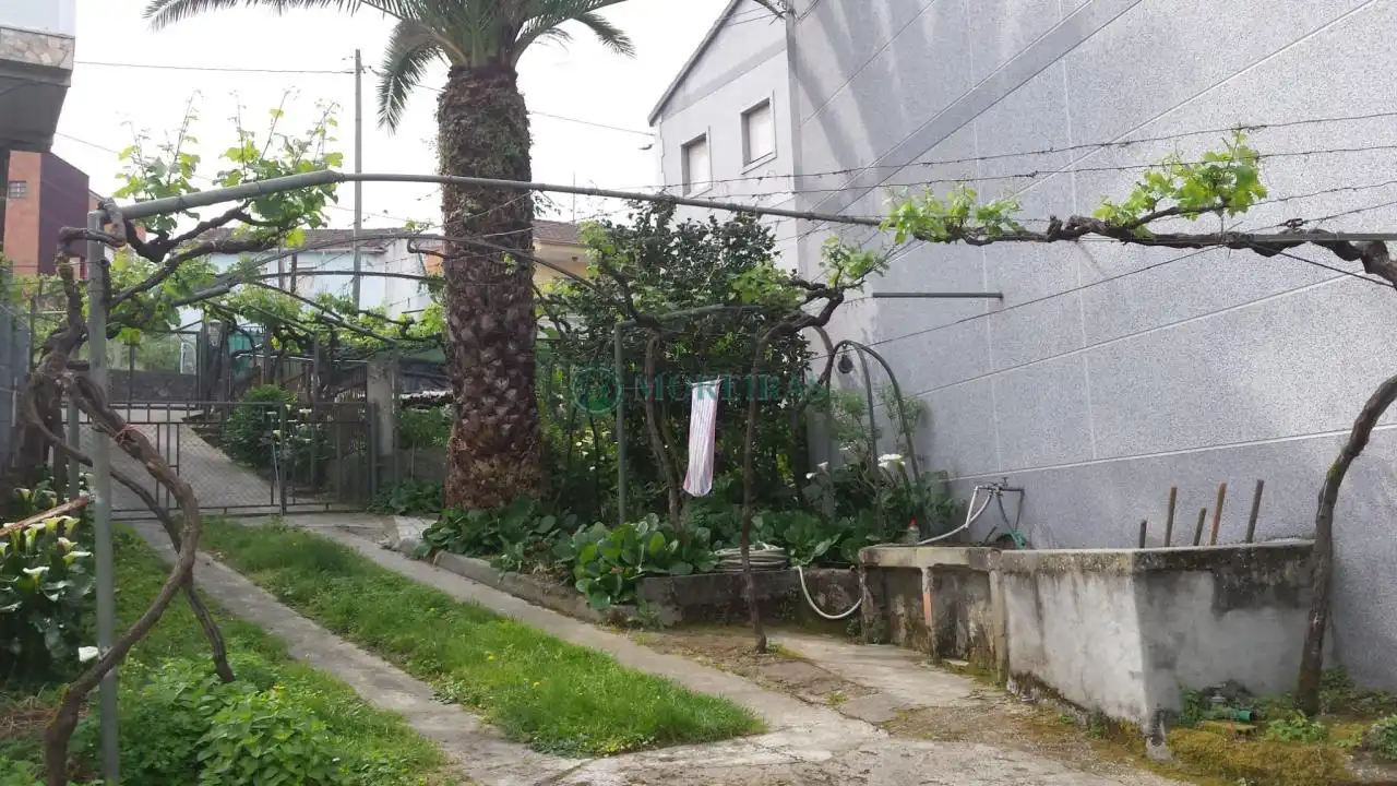 Jardín de Casa o chalet en venta en Ourense Capital  con Calefacción y Jardín privado