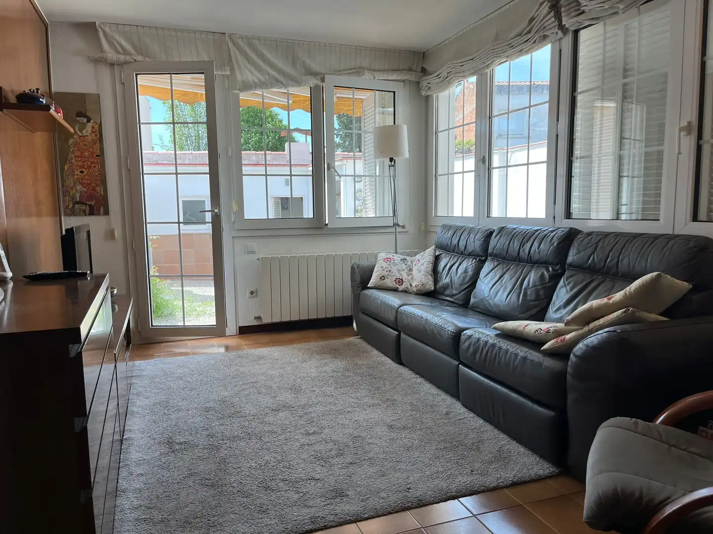 Sala de estar de Casa adosada en venta en Esparreguera con Calefacción, Trastero y Amueblado