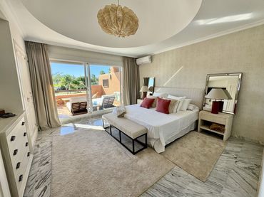 Apartament amb piscina en venda a Avenida de los Andaluces 37