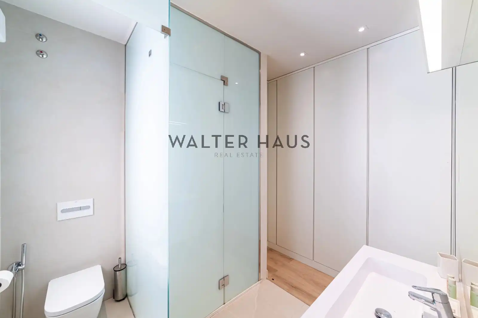 Baño de Piso en venta en Madrid con Aire acondicionado, Calefacción y Trastero