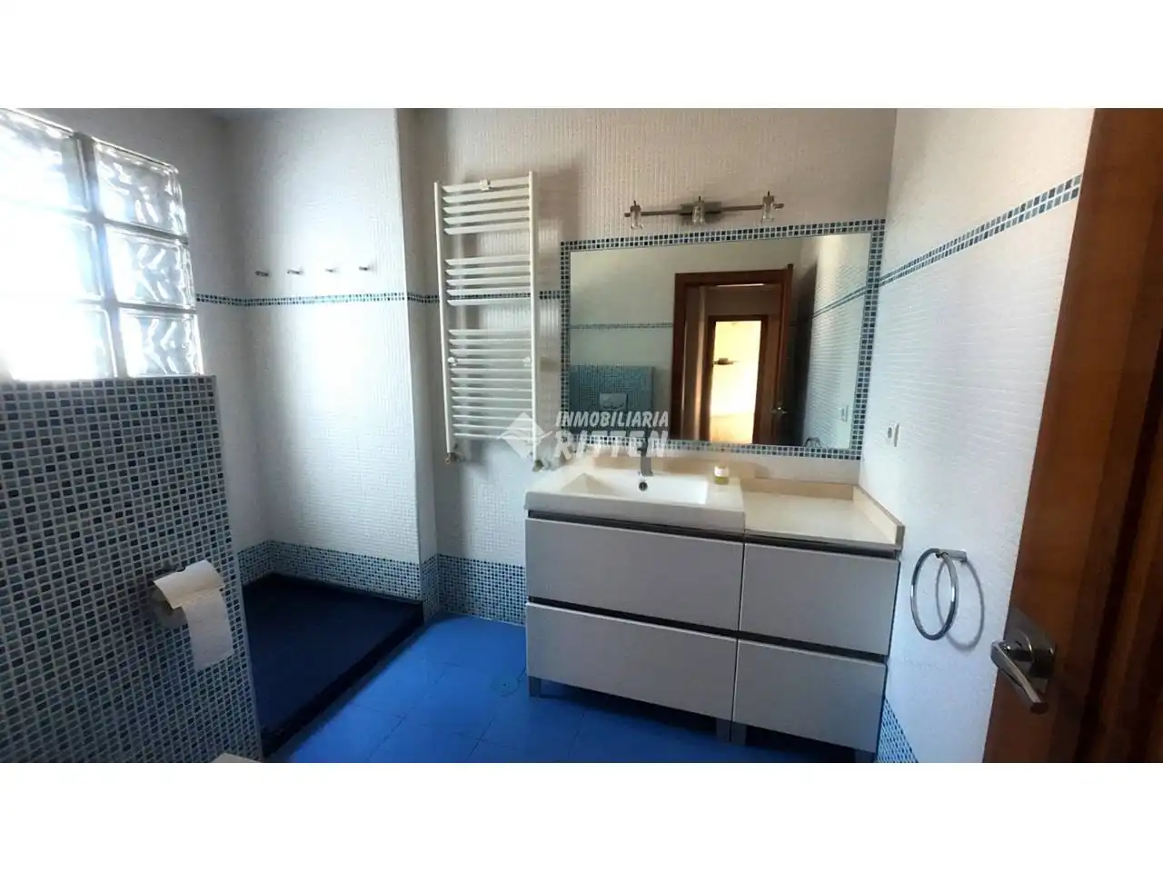Bany de Casa o xalet en venda en Cartagena amb Aire condicionat, Jardí privat i Terrassa