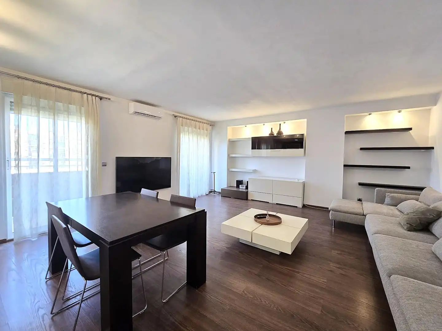 Living room of Flat for sale in Valencia  with Air Conditioner, Heating and Parquet flooring
