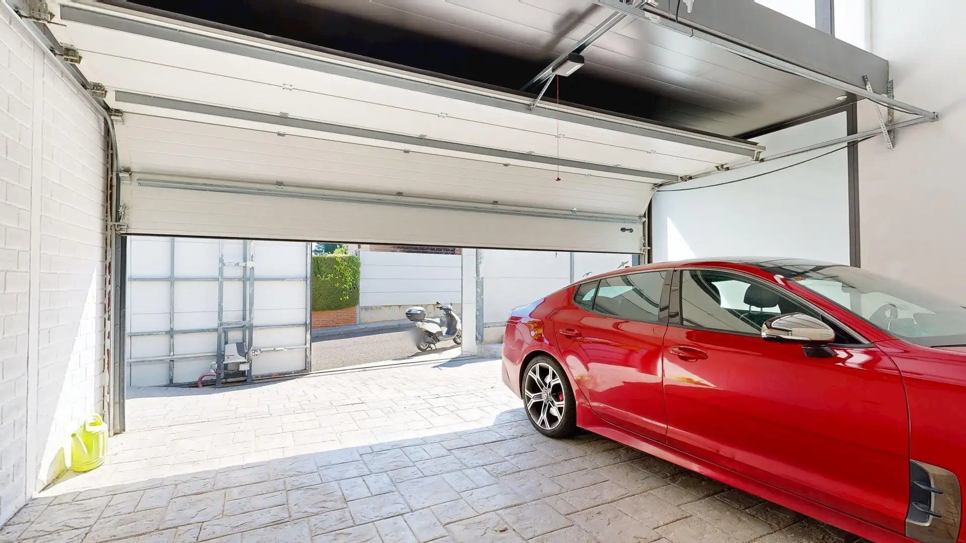 Parking de Casa o chalet en venta en Zaragoza con Aire acondicionado, Calefacción y Jardín privado