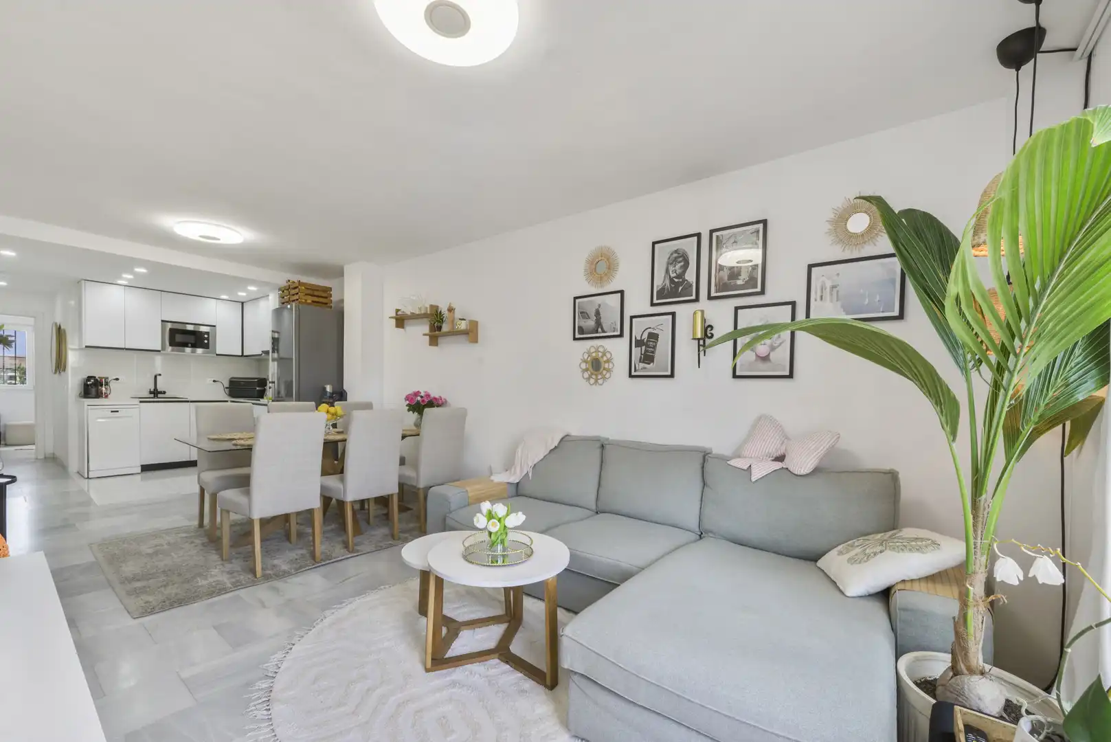 Sala de estar de Ático en venta en Mijas con Aire acondicionado, Terraza y Piscina