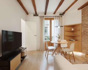 Living room of Apartment to share in  Barcelona Capital  with Air Conditioner and Terrace