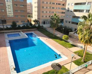 Piscina de Pis de lloguer en  Granada Capital amb Aire condicionat, Terrassa i Balcó