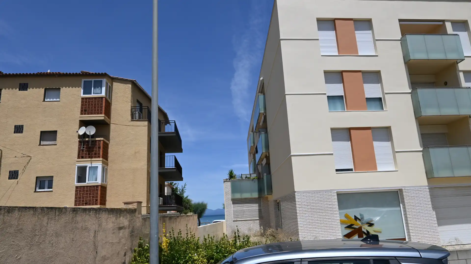 Außenansicht von Wohnungen zum Verkauf in L'Escala mit Klimaanlage, Terrasse und Möbliert
