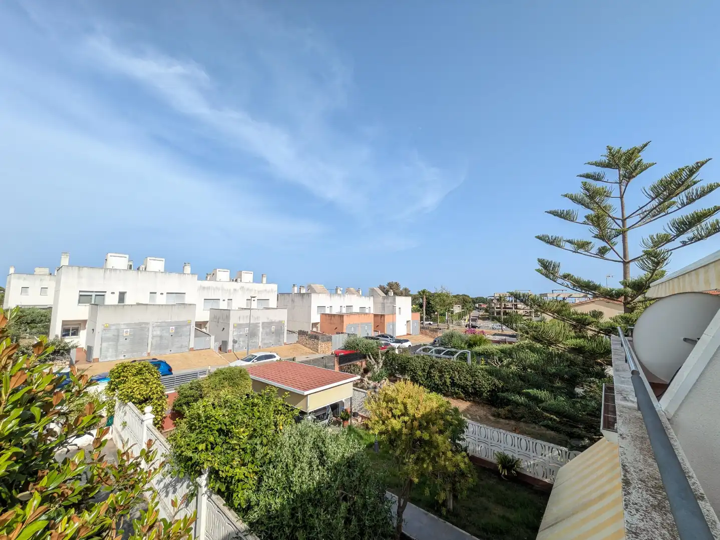 Vista exterior de Casa adosada en venta en Creixell con Aire acondicionado, Jardín privado y Terraza