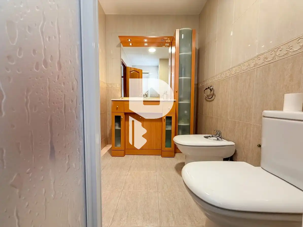 Bathroom of Flat for sale in Sant Vicenç Dels Horts  with Air Conditioner, Heating and Terrace