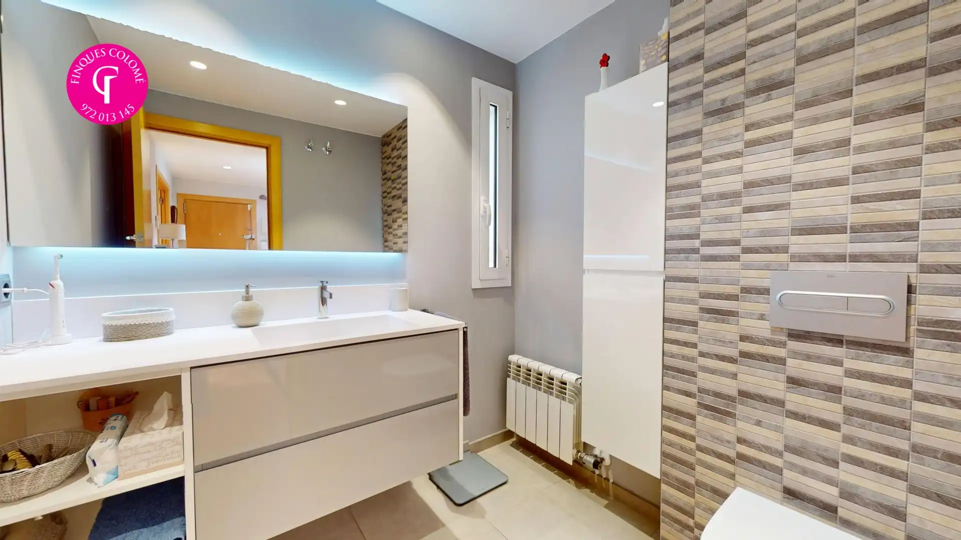 Baño de Ático en venta en Girona con Aire acondicionado, Calefacción y Terraza