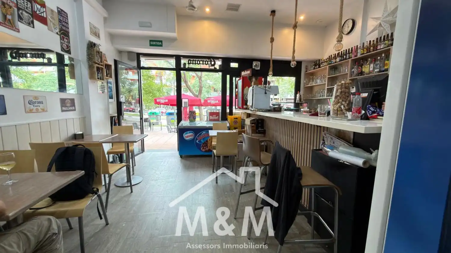 Local comercial en traspàs a Gavà Mar