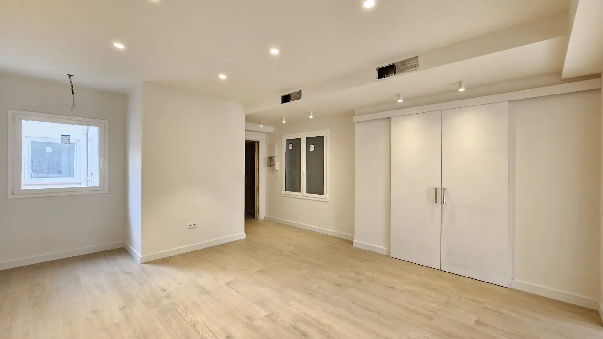 Büro zur Miete in Barcelona mit Klimaanlage, Heizung und Internet