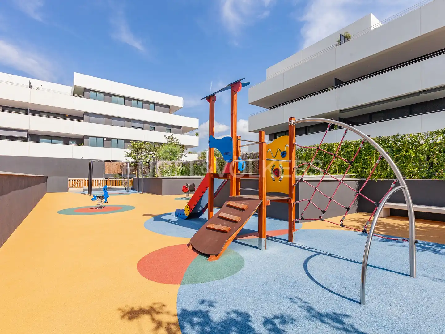 Terrasse von Wohnungen zur Miete in Sitges mit Klimaanlage, Heizung und Privatgarten