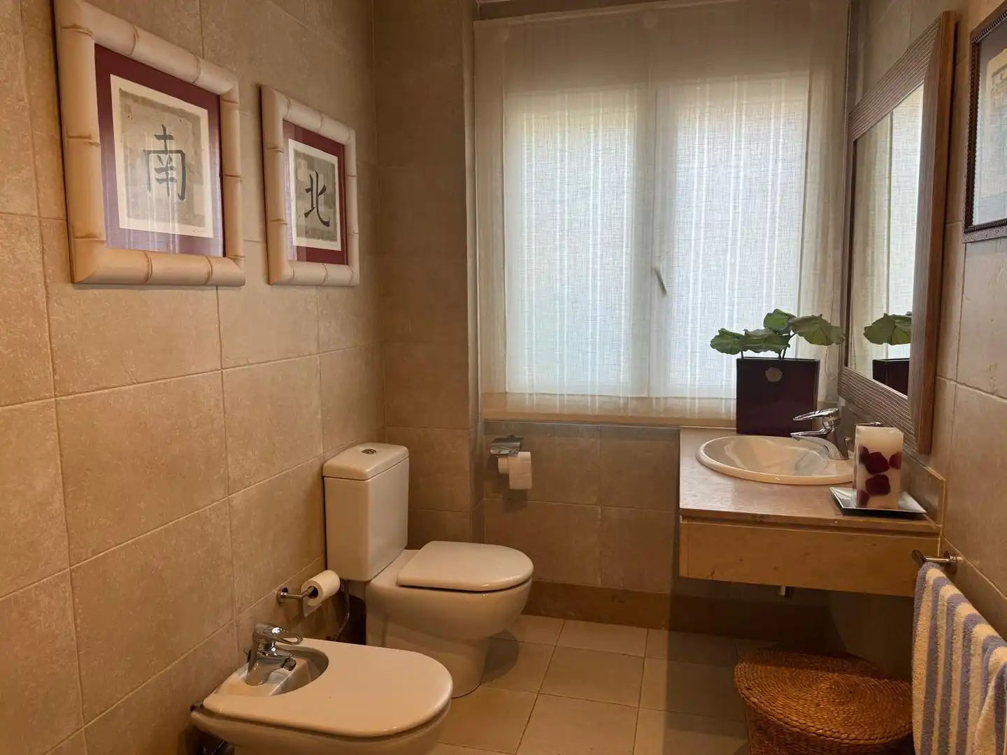 Bany de Casa o xalet en venda en Borriol amb Aire condicionat, Jardí privat i Terrassa