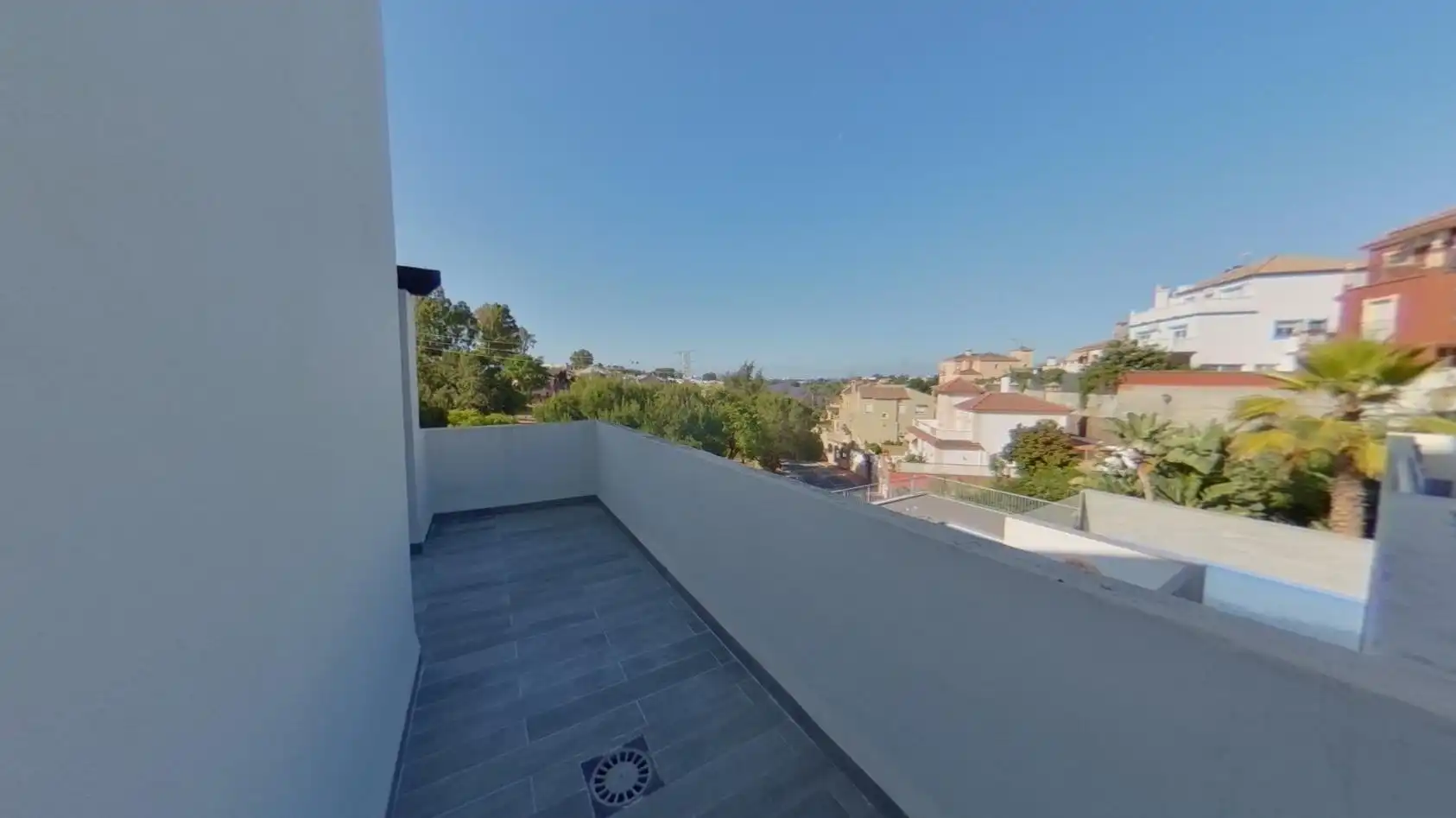 Terraza de Planta baja en venta en Marbella con Piscina y Piscina comunitaria
