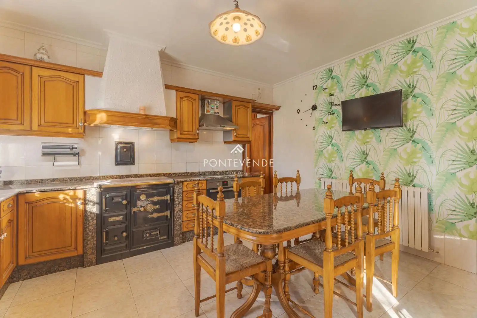Kitchen of Houses for sale in Vilanova de Arousa  with Heating, Terrace and Swimming Pool