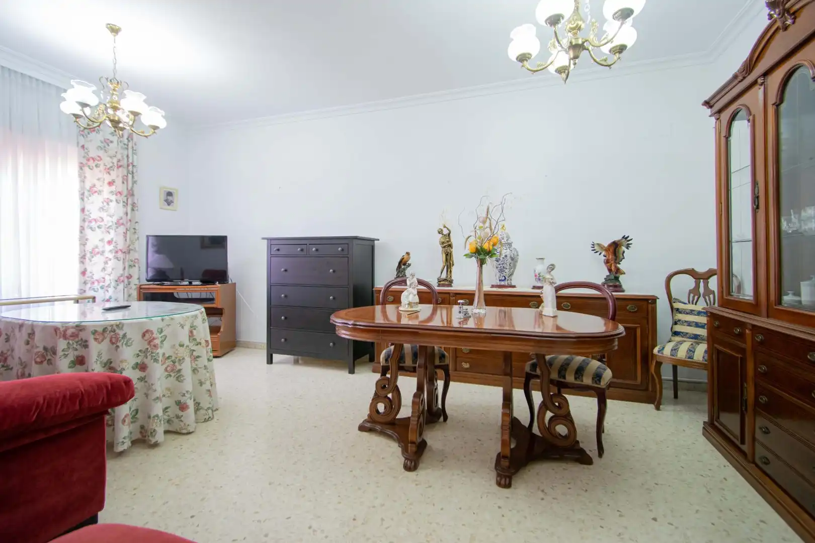 Esszimmer von Einfamilien-Reihenhaus zum Verkauf in Sevilla mit Klimaanlage und Heizung