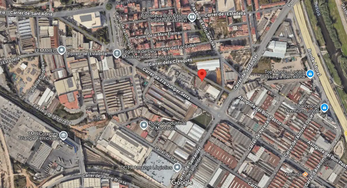 Vista exterior de Nave industrial en venta en Barcelona