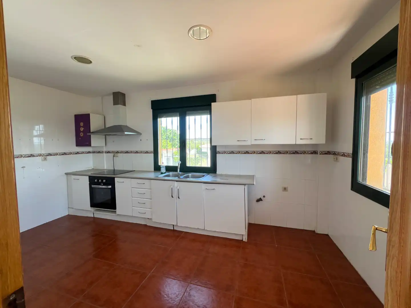 Cuina de Casa o xalet en venda en Montroi / Montroy amb Jardí privat, Terrassa i Traster