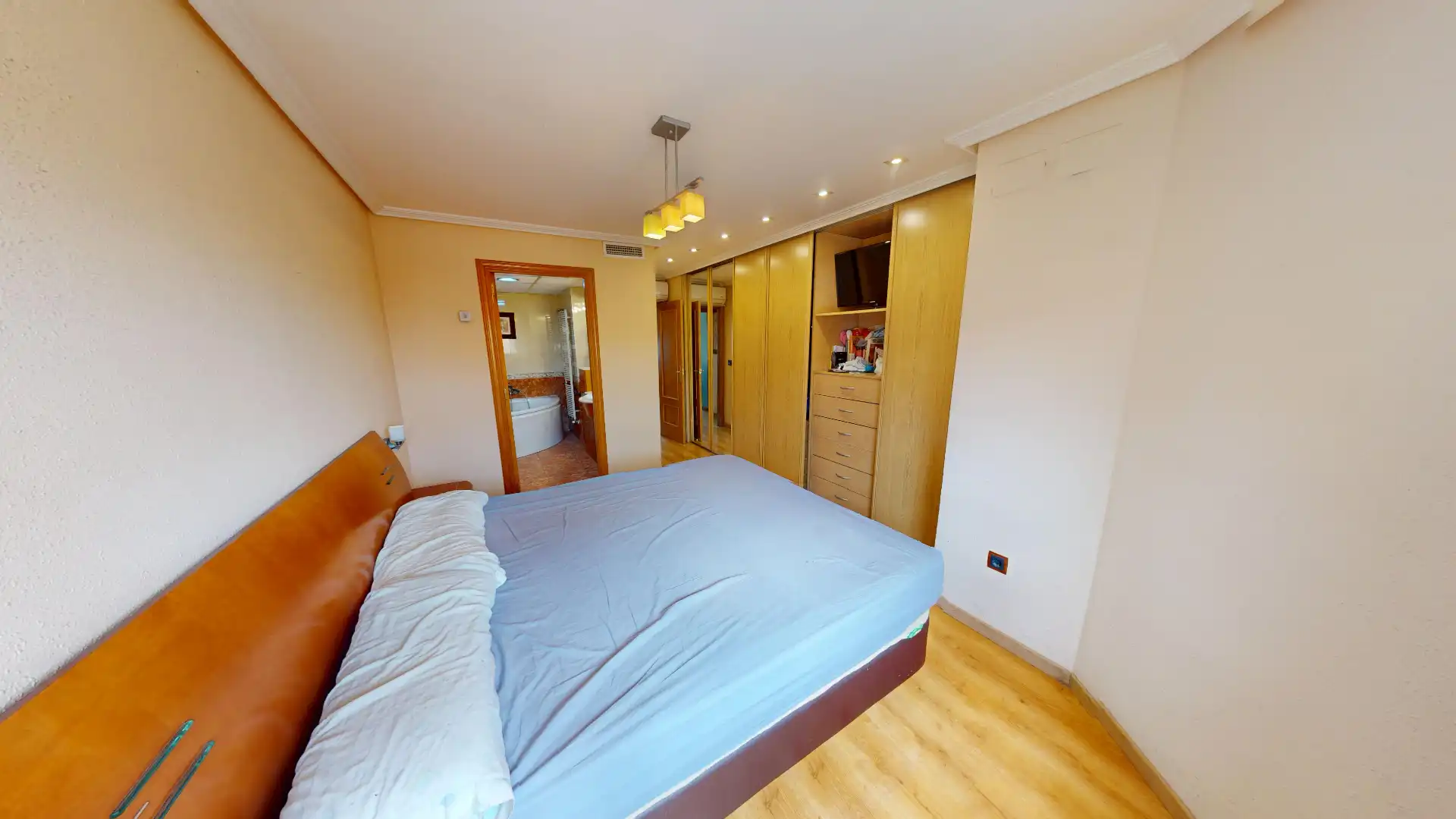 Habitación de Piso en venta en Alicante / Alacant con Aire acondicionado, Calefacción y Terraza
