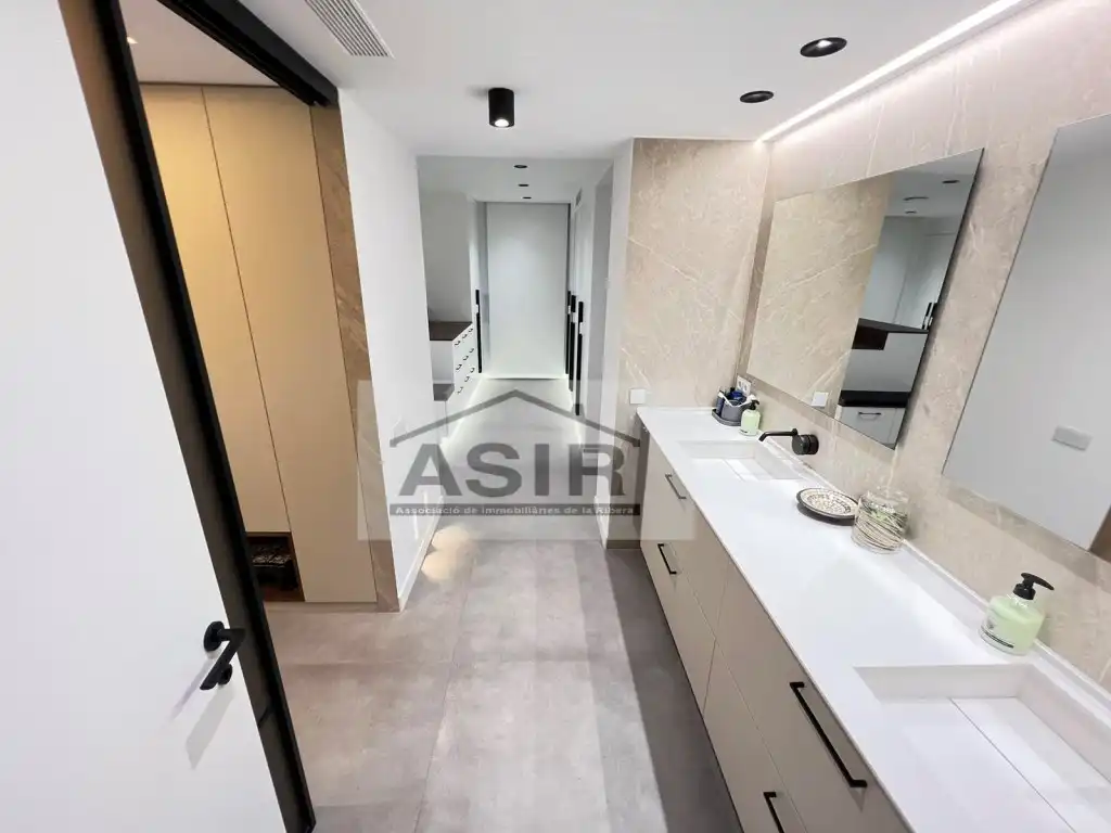 Bathroom of Houses for sale in Algemesí  with Air Conditioner and Swimming Pool