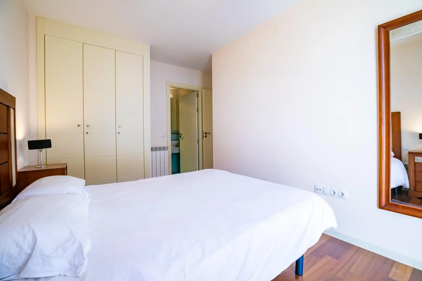 Schlafzimmer von Wohnung zum Verkauf in Sabiñánigo mit Heizung, Parkett und Terrasse