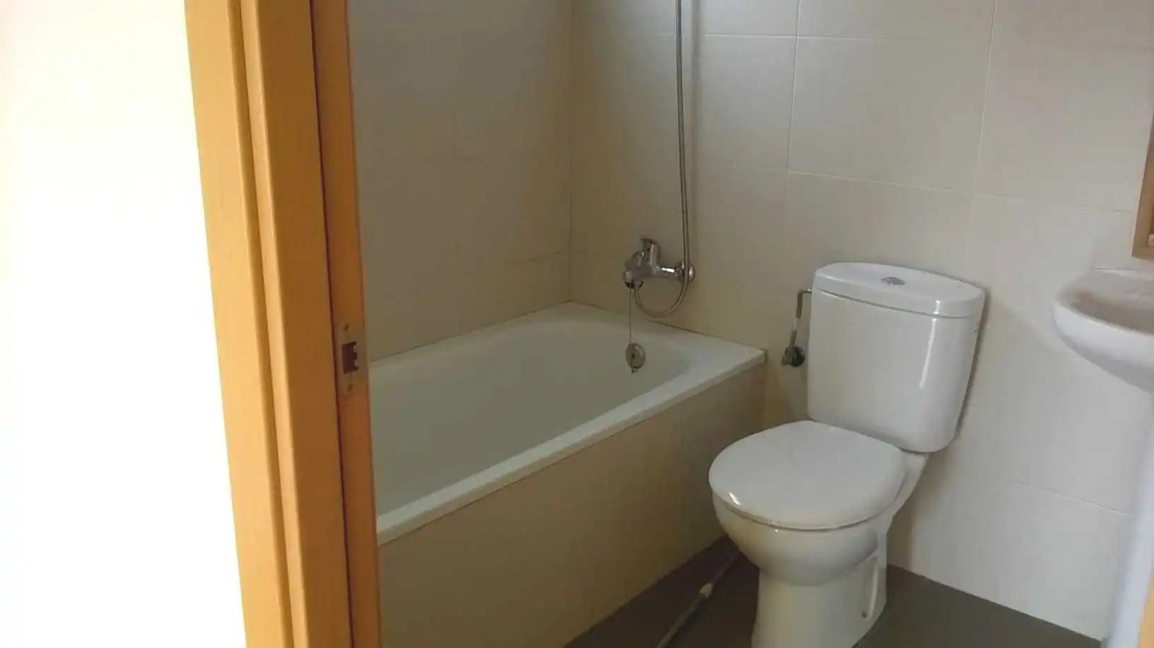 Badezimmer von Wohnung zum Verkauf in Montgat mit Klimaanlage und Heizung
