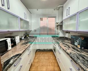 Kitchen of Flat to rent in  Granada Capital  with Furnished, Washing machine and Microwave