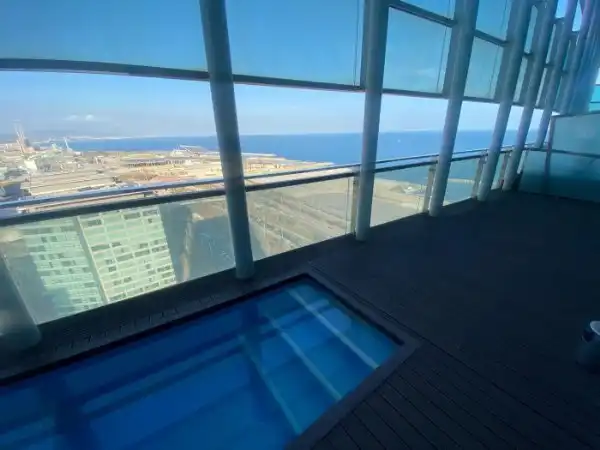 Piscina de Ático de alquiler en Barcelona con Aire acondicionado, Calefacción y Parquet